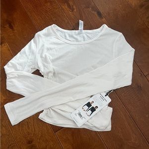 Alo Yoga Gather Long Sleeve Rib Crop Top